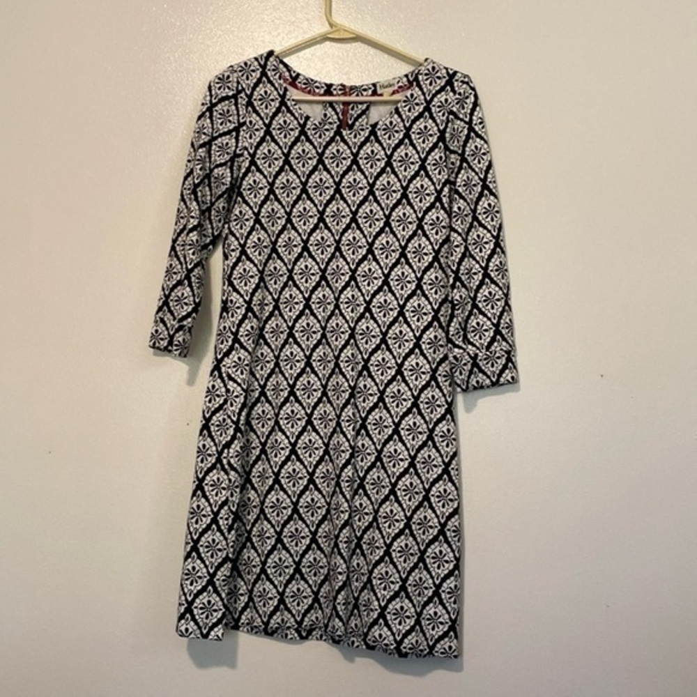 Hatley Stretch Slub back zip blk and white with magenta zipper and trim dress s